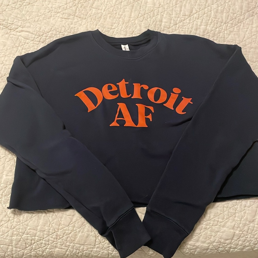 DETROIT AF Tigers Colors Crop Crewneck (S)